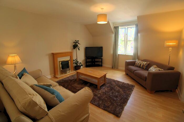 2 Bedroom Flat To Rent In Sir William Wallace Wynd, Top Floor, AB24