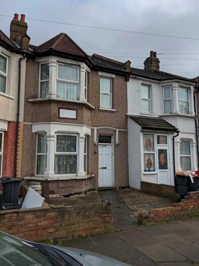 3 Bedroom Terraced House To Rent In Richmond Road, Ilford. IG1