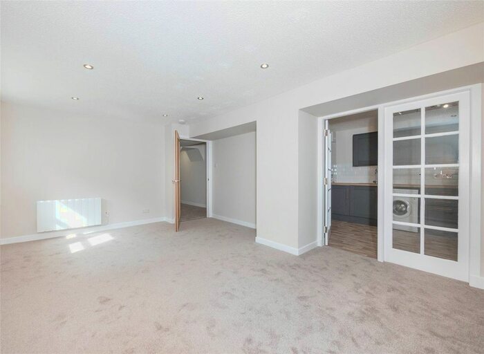 2 Bedroom Flat To Rent In Merchant House, Maritime Street, Edinburgh, EH6