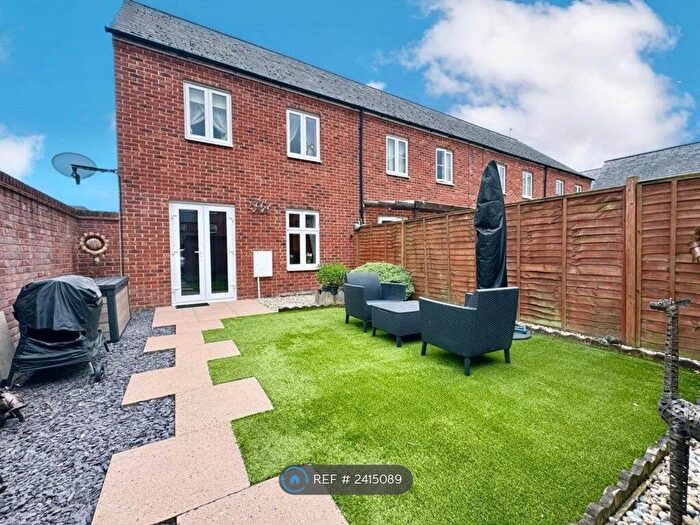 3 Bedroom End Of Terrace House To Rent In Havisham Drive, Swindon, SN25