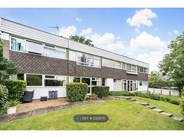 2 Bedroom Flat To Rent In West Oak, Beckenham, BR3