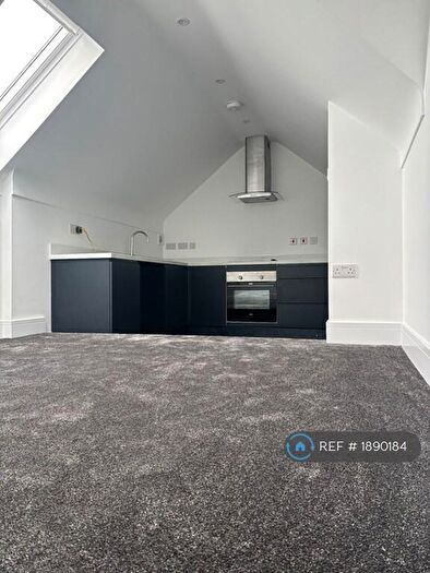 1 Bedroom Flat To Rent In Park Road South, Prenton, CH43