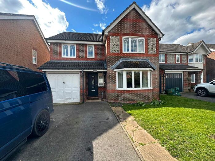 4 Bedroom Detached House To Rent In Almond Drive, Thatcham, RG18