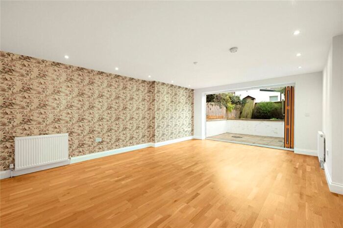 2 Bedroom Flat For Sale In Mill Lane, West Hampstead, NW6