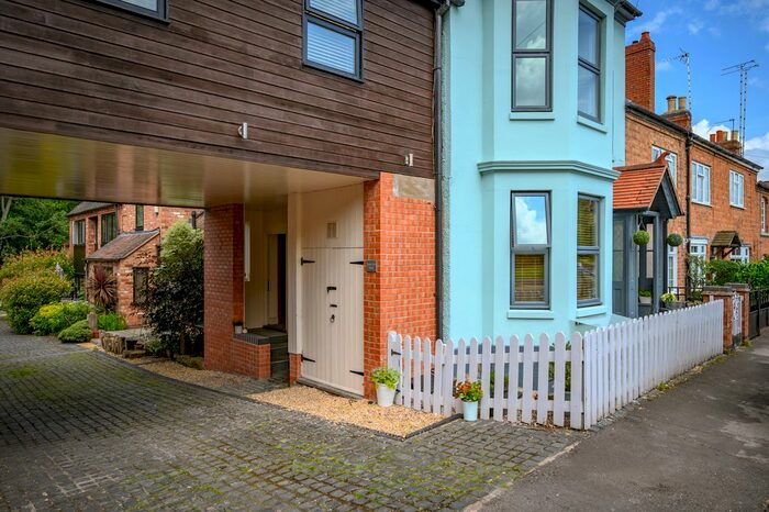 2 Bedroom Flat To Rent In School Lane, Kenilworth CV8