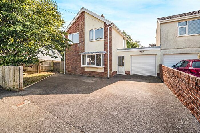 4 Bedroom Detached House For Sale In Broadmead Crescent, Bishopston, Swansea, SA3