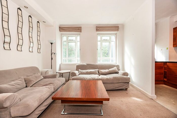 2 Bedroom Flat To Rent In University Street, London, WC1E