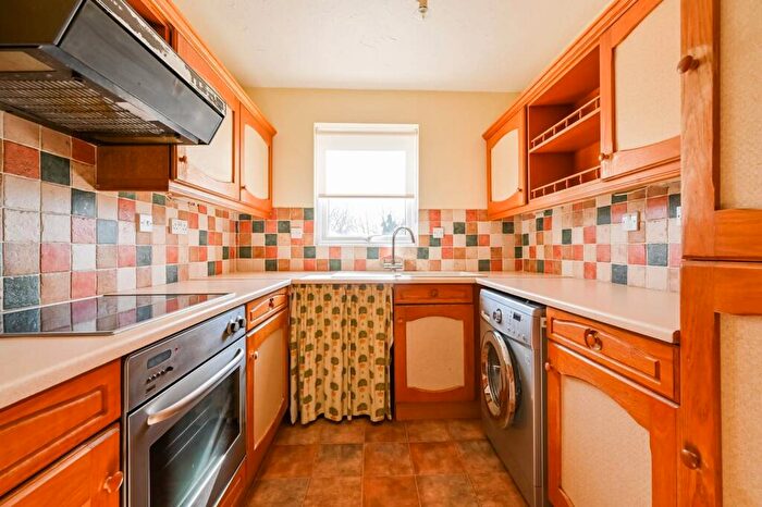 2 Bedroom Flat To Rent In Whiteadder Way, , Docklands, London, E14