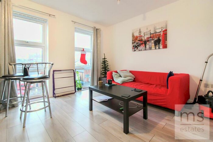 2 Bedroom Flat To Rent In Templars Court, Radford, Nottingham, NG7