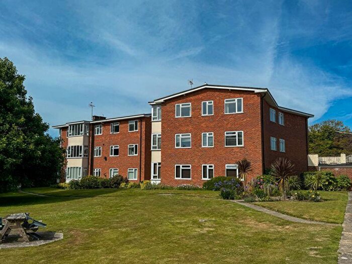 2 Bedroom Flat For Sale In Limmer Lane, Felpham, PO22