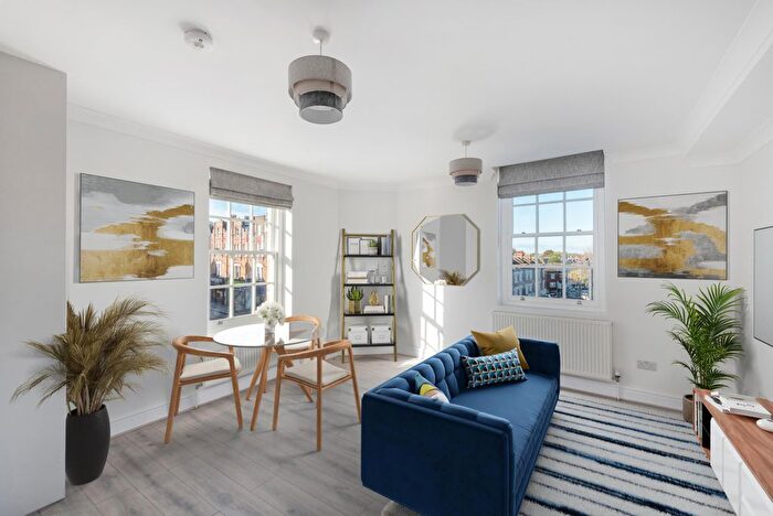 1 Bedroom Flat To Rent In Balham High Road, Balham, SW12