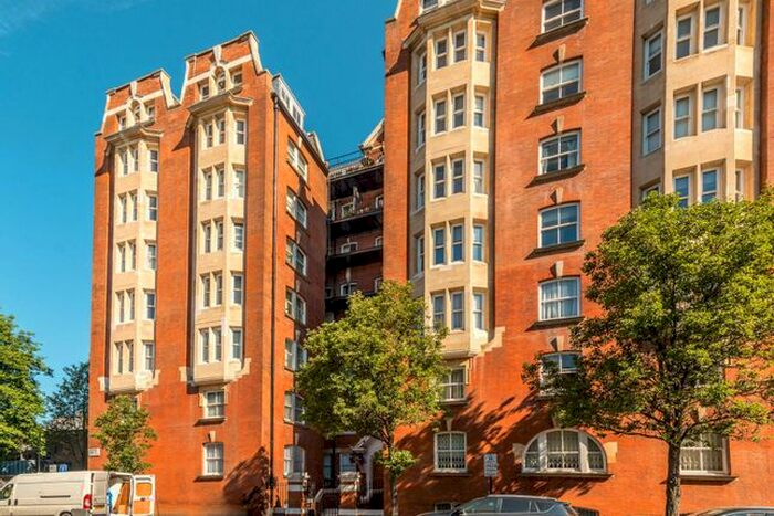 3 Bedroom Flat To Rent In Moscow Road, Queensway, London, W2