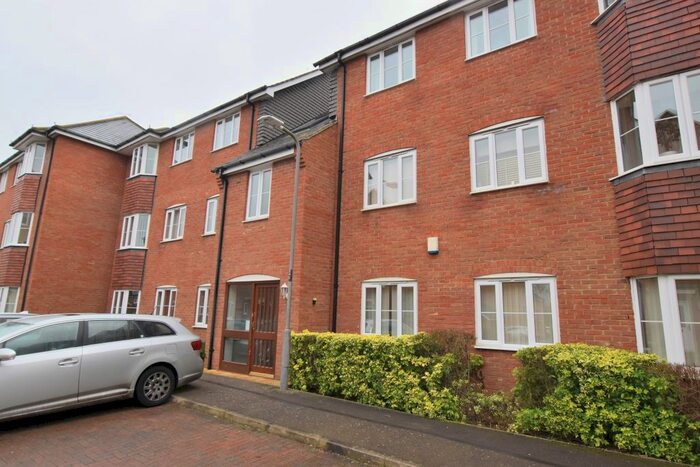 2 Bedroom Flat To Rent In Hopton Grove, Newport Pagnell MK16