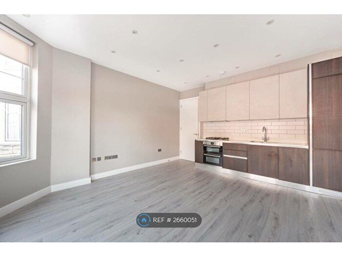 2 Bedroom Flat To Rent In Prout Grove, London, NW10