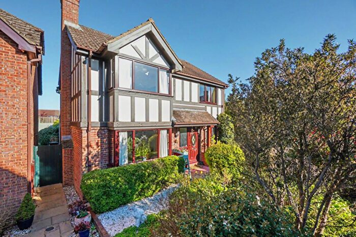 4 Bedroom Detached House For Sale In Bell Crescent, Burham, ME1