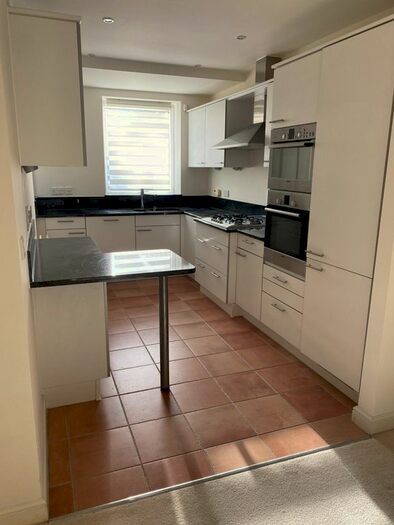 2 Bedroom Flat To Rent In Norfolk Heights, Church Road, Tunbridge Wells, Kent, TN1