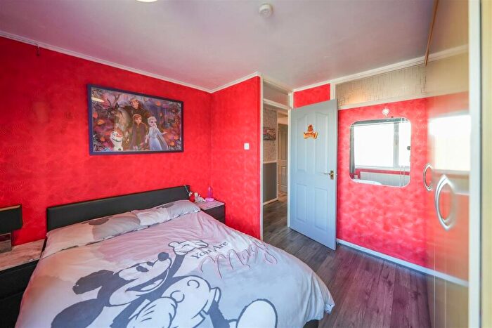 3 Bedroom End Of Terrace House For Sale In Gorsehill, Gateshead, NE9