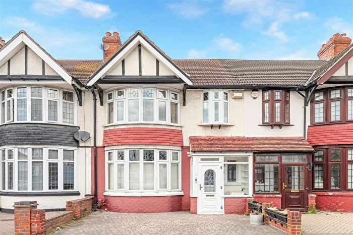 3 Bedroom Terraced House For Sale In Ashburton Avenue, Seven Kings, IG3