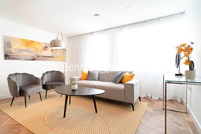 2 Bedroom Apartment To Rent In City Road, London, EC1V