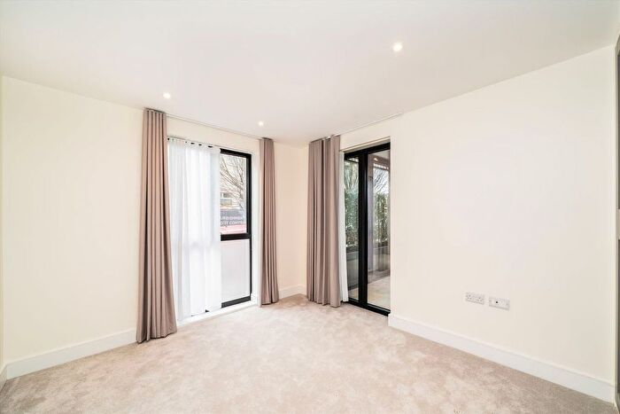 1 Bedroom Flat To Rent In Coomer Place, London, SW6