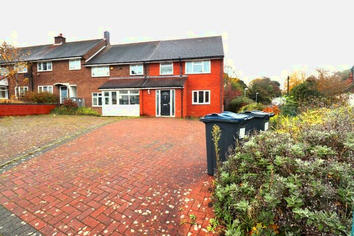 4 Bedroom Semi-Detached House To Rent In Cross Farm Road, Birmingham, B17