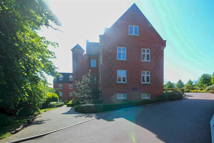 1 Bedroom Flat To Rent In The Galleries, Warley, Brentwood, CM14