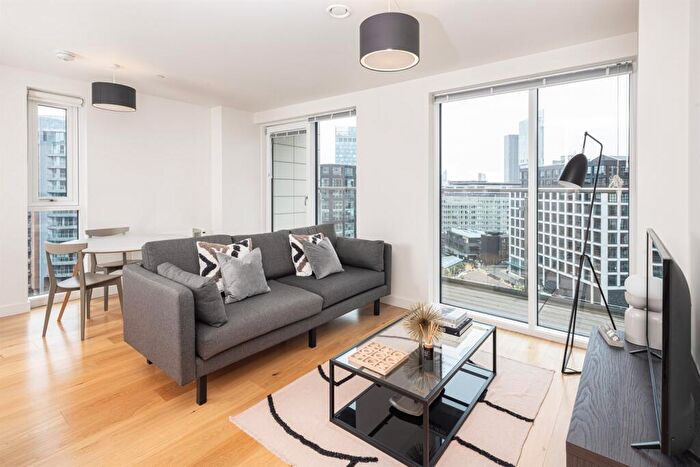 3 Bedroom Apartment To Rent In Bed - Slate Yard, M3