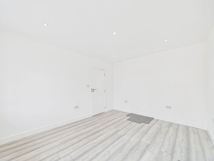 4 Bedroom Semi-Detached House To Rent In Stoke Road, Rainham, RM13
