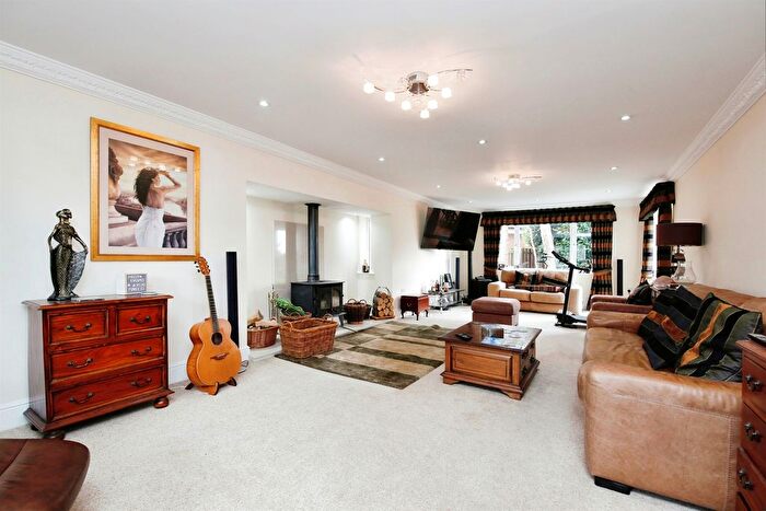5 Bedroom Detached House For Sale In Kingfisher Close, Hartlepool, TS26