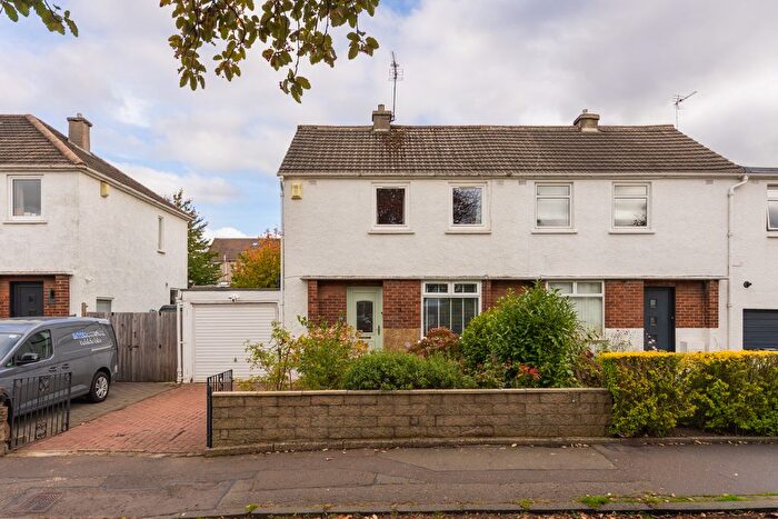 2 Bedroom Villa For Sale In Broomhall Drive, Edinburgh, EH12