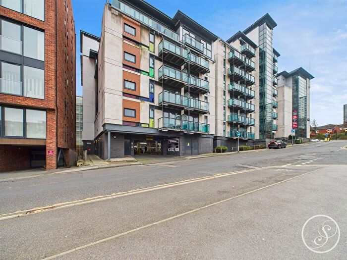 2 Bedroom Flat For Sale In Skinner Lane, Leeds, LS7