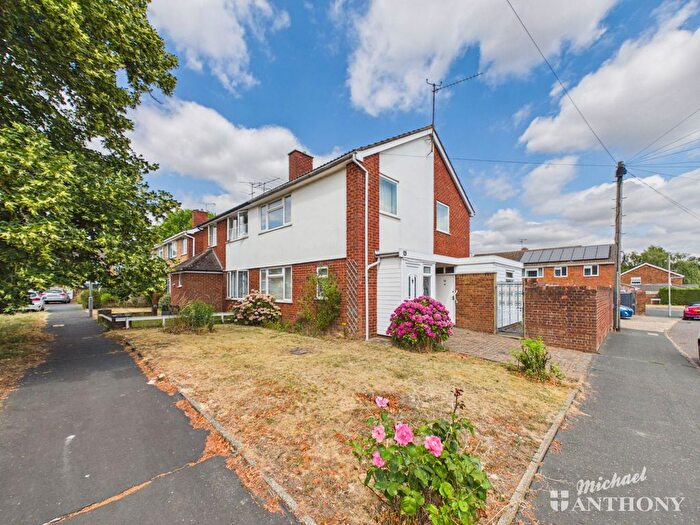 3 Bedroom Semi-Detached House For Sale In Pevensey Close, Aylesbury, HP21
