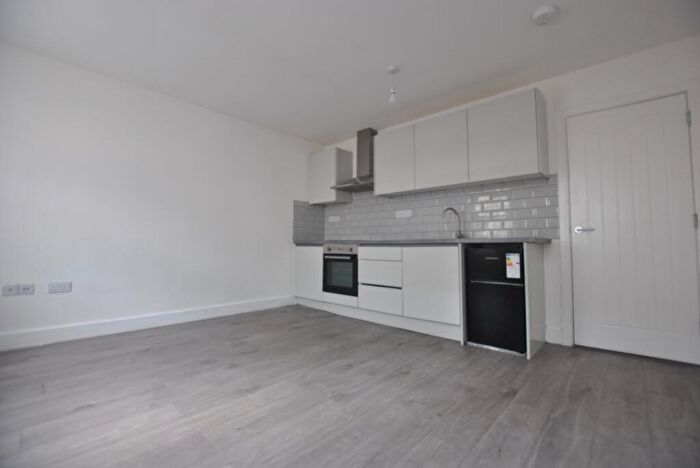 1 Bedroom Flat To Rent In Short Street, Aldershot, GU11