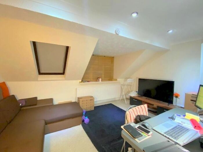 1 Bedroom Flat To Rent In Hazelwood Close, North Harrow, Middlesex, HA2