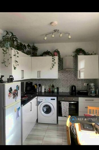 1 Bedroom Flat To Rent In Hornsey Road, London, N19