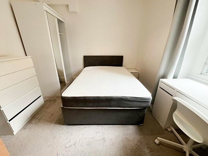 3 Bedroom Flat To Rent In Pembroke Road, Clifton, Bristol, BS8