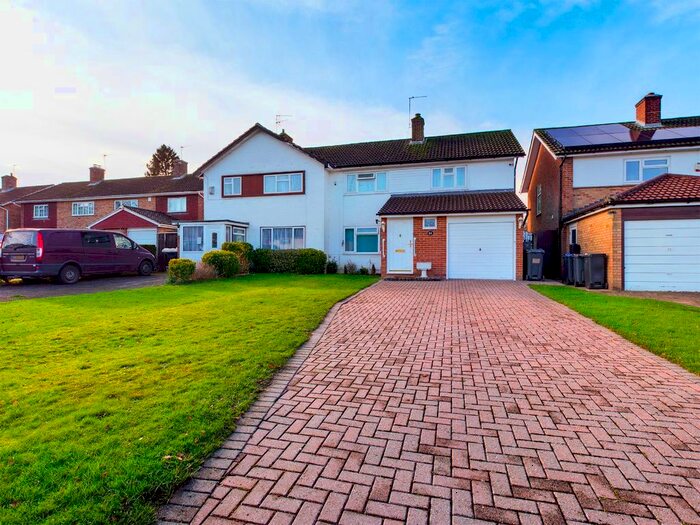 4 Bedroom Semi-Detached House To Rent In Falconwood Road, Addington, Croydon CR0