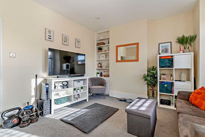 2 Bedroom Flat For Sale In Fortescue Road, Colliers Wood, SW19
