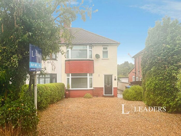 3 Bedroom Semi-Detached House For Sale In Eakring Road, Mansfield, Nottinghamshire, NG18