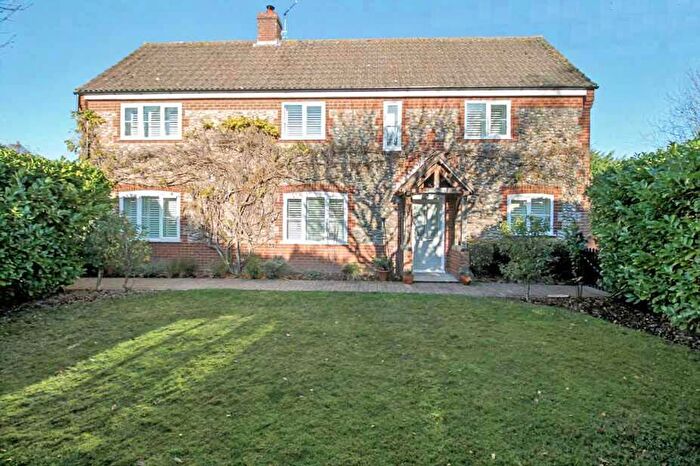 4 Bedroom Detached House For Sale In Norwich Road, Edgefield, NR24