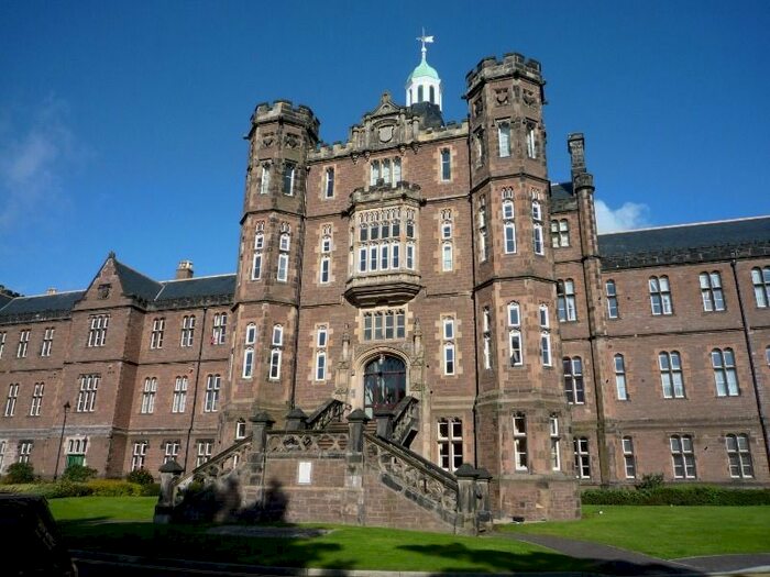 2 Bedroom Flat To Rent In Smillie Court, City Centre, Dundee, DD3