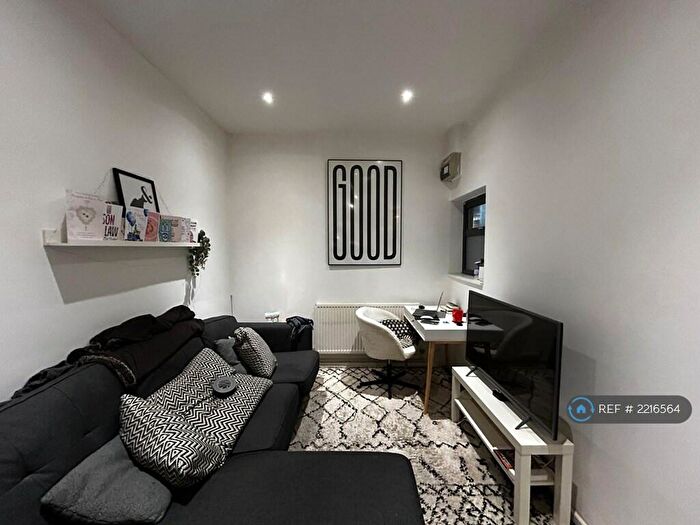 2 Bedroom Flat To Rent In Enterprise House, London, E9