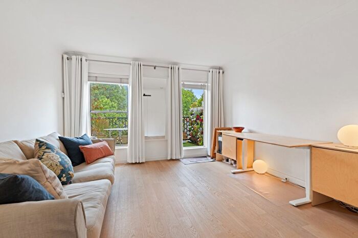 1 Bedroom Flat To Rent In Collinson Walk, SE1