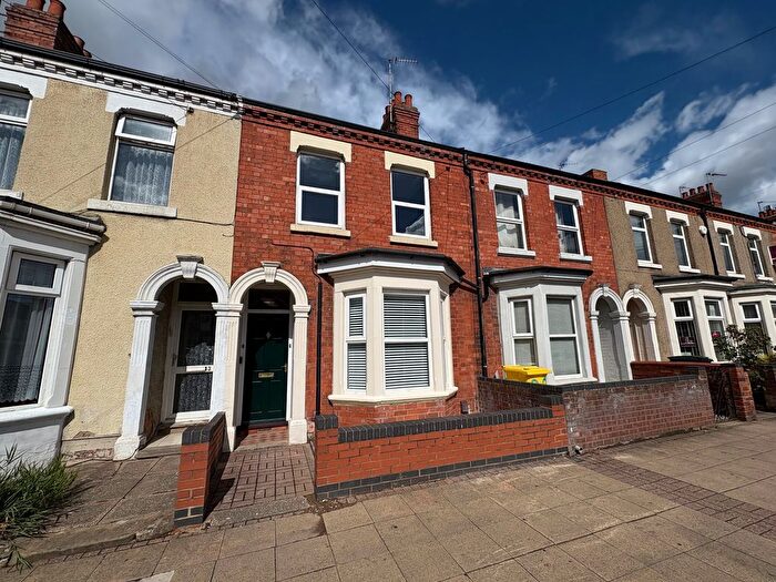 2 Bedroom Flat To Rent In St Leonards Road, Northamtpon, NN4