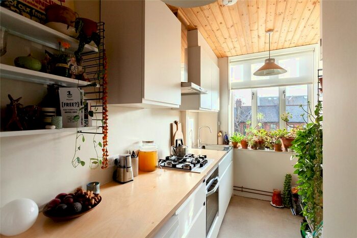 1 Bedroom Flat To Rent In Shacklewell House, Shacklewell Lane, Hackney, London, E8