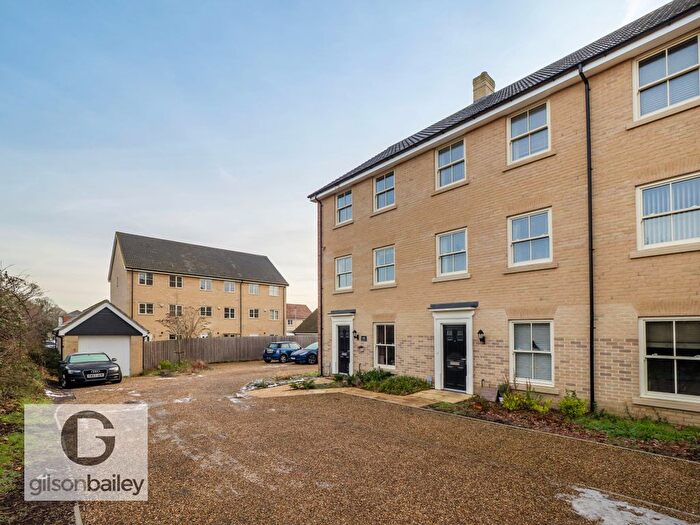 3 Bedroom Town House To Rent In Petrel Close, Sprowston, Norwich, NR7