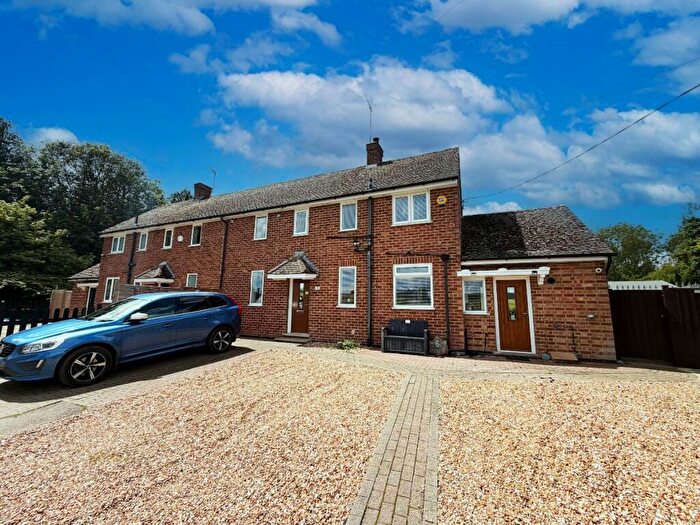 3 Bedroom Semi-Detached House For Sale In South Vale, Yardley Hastings, NN7