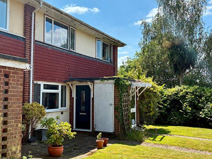 2 Bedroom Maisonette To Rent In Moat Court, Ashtead, KT21