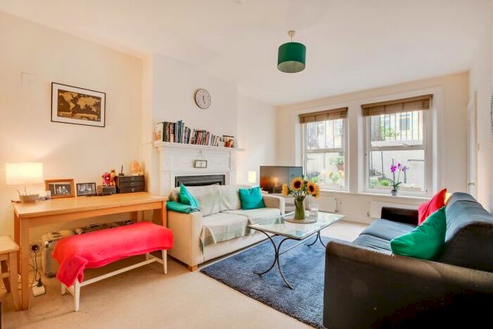 2 Bedroom Flat To Rent In Crookham Road, Fulham/Parsons Green, SW6