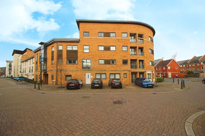 2 Bedroom Flat For Sale In Pasteur Drive, Swindon, SN1
